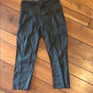 Lululemon Fast n Free Crops Size 6